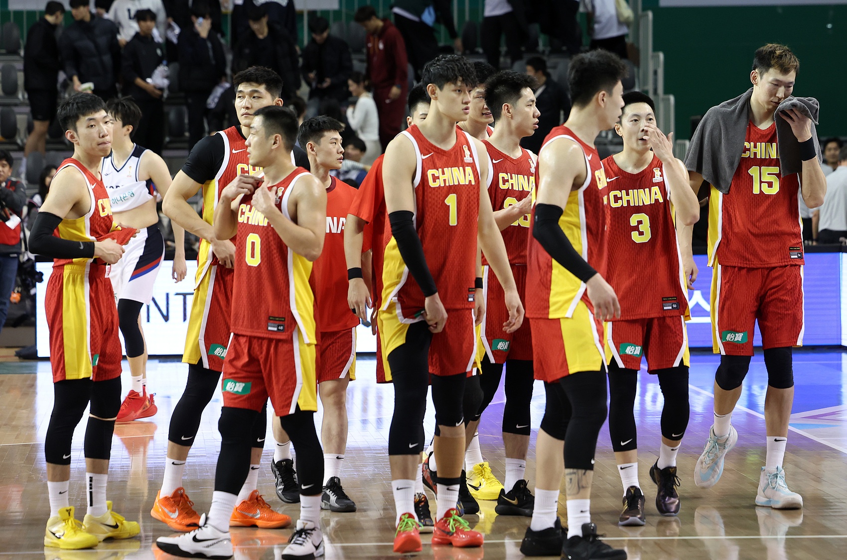 爱游戏官方网站-男篮集训名单公布：赵睿&amp;赵继伟&amp;张镇麟领衔 周琦郭昊文落选